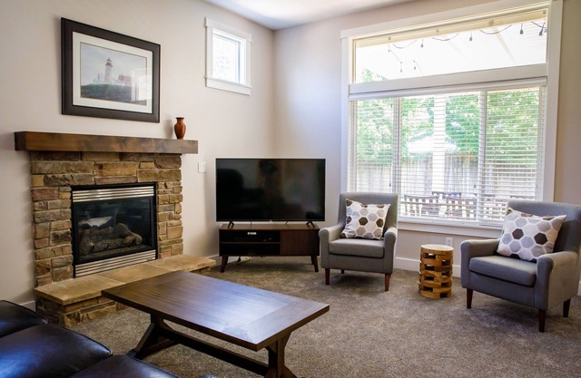 Haven House: Hot Tub, Walking Trails, Private Office