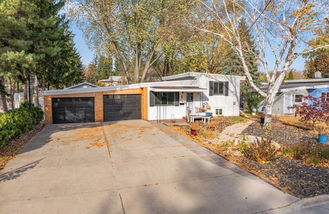 Haven House Locust - Huge Backyard - Pet Friendly, 2 Bedroom 2 Bathroom