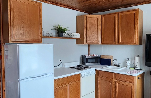 Hawks Nest Loft, A rustic but cozy upstairs barn loft, No Cleaning fees...