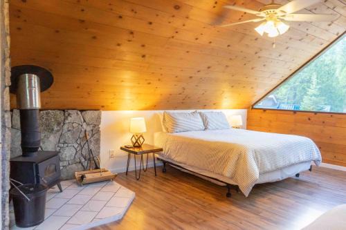 Hawks Nest- Perfect Getaway In Shaver Lake