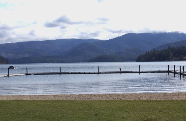 Hayden Lake Retreat-Amazing Views w/Private Deck-Self Check In & Free Parking