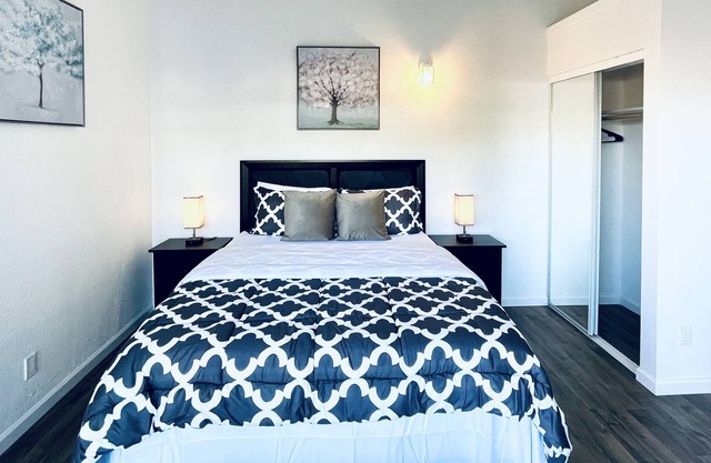 Hayward Entire2br comfortable Home/Free Parking