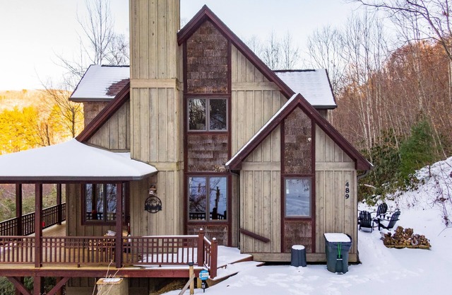 Headwaters Hideaway 2 bed 2 and a half bath home in gated community near Banner Elk