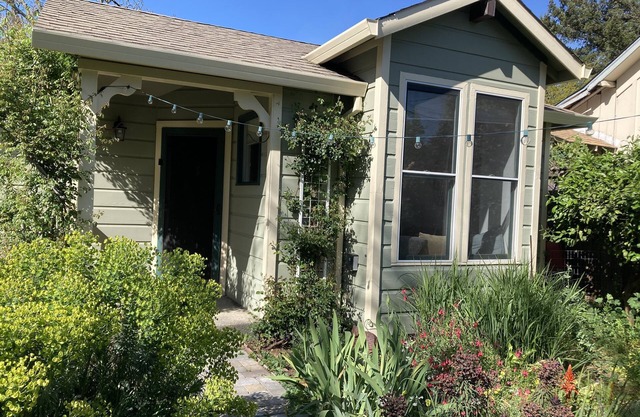 Healdsburg Cottage in der historischen Innenstadt - Gehen Sie zur Plaza