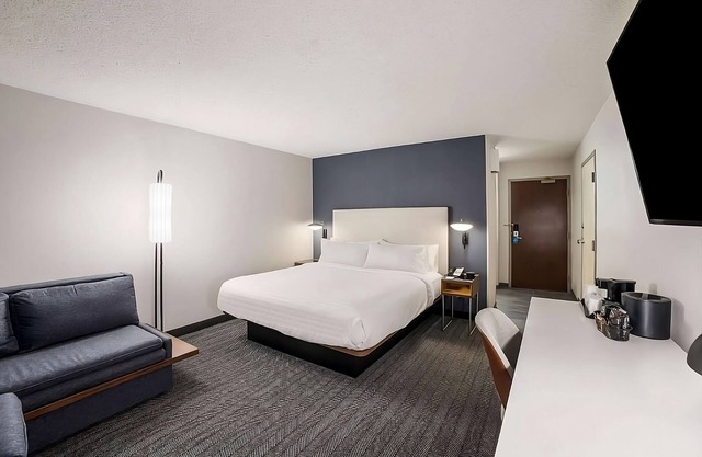 Heard Museum History Tour! Relaxing Unit w/ Balcony! Onsite Pool & Jacuzzi