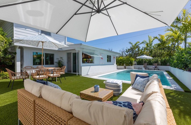 HEART AND SOUL ~ Sophisticated 5 BR / Near Beach / Perfect Fireworks Spot!