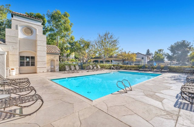 Heart of Carmel Valley 2BR * Families & Corp Stays
