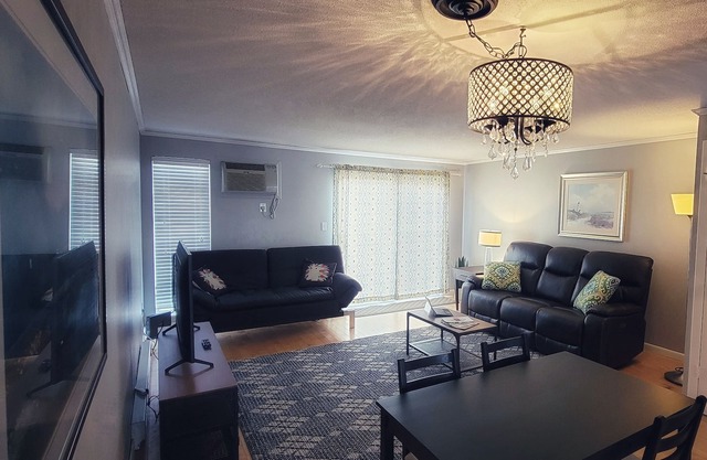 Close to wedding venues, casinos, Subbase, CG academy, and Eastern Point Beach