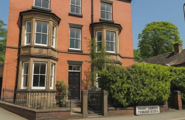 Heart of Llangollen, 5 Bed Victorian Townhouse