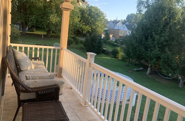 Heart of Marietta, The modern house located in Marietta town.
