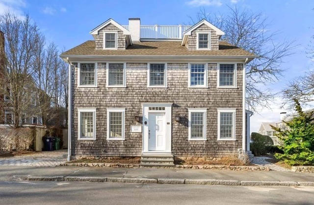 Heart of Marion Village Lovely home with views of the harbor! RPMS017