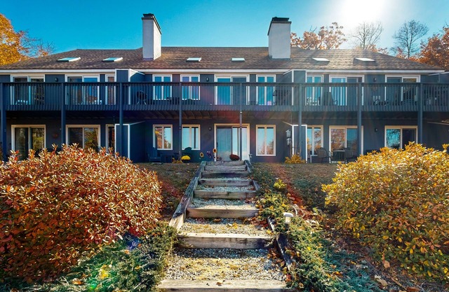 Heart of Mount Washington Valley close to ski, hike, shops & Storyland