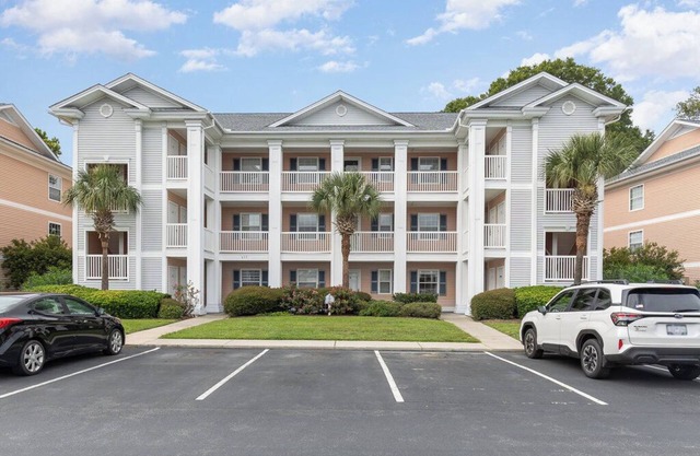 Heart of Myrtle Beach! Unique Beautifully 2BR 2BA Condo!
