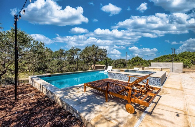 Heart of Texas Sunset escape - Heated Pool