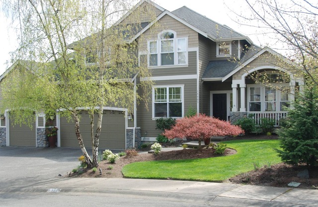 Heart of the Eastside, 4 Bedroom - Fully Furnished