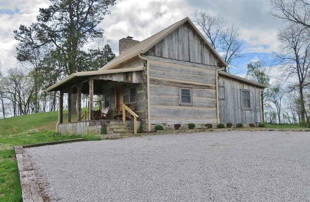Heart Pine Cabin: Quaint and intimate cabin with a gorgeous view