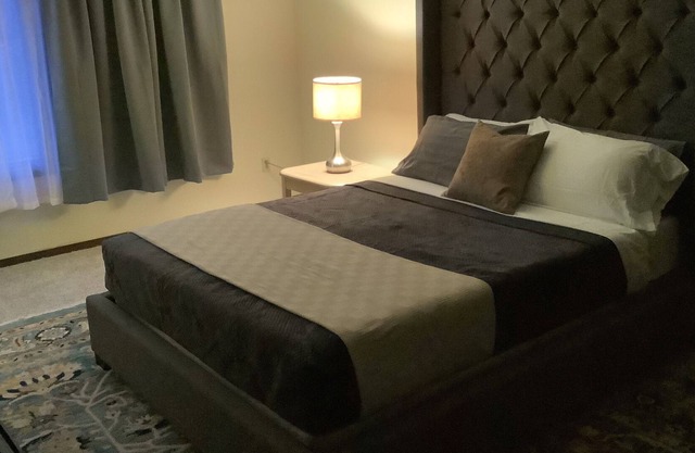 HEARTLAND B & B/BUS/ RETREAT Rooms for Traveling Nurses, Couples, 5 star Meals