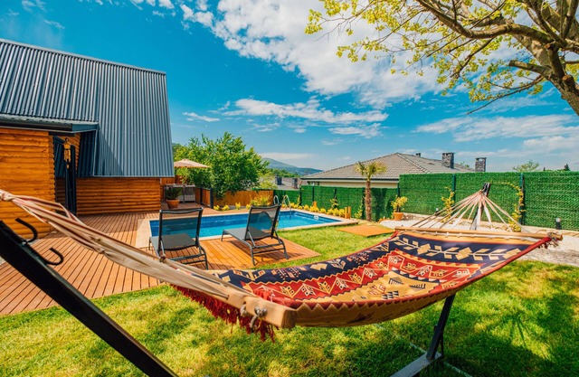 Heated Pool and Jacuzzi Bungalow