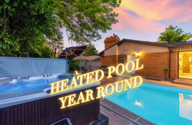 Heated Pool & Hot Tub open all year with King Beds, Bar & Much More