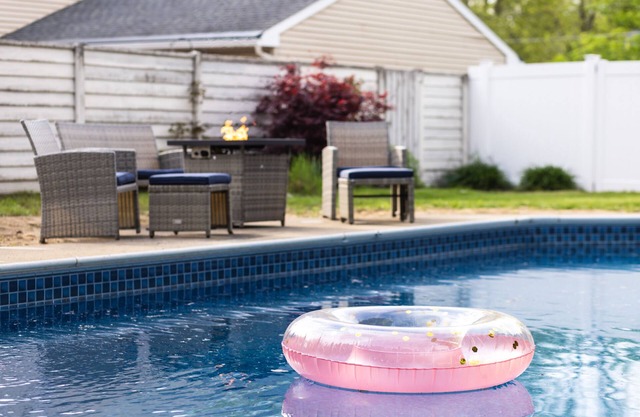 Heated Pool Open Memorial Day I Game Room I Firepit I Close to Track