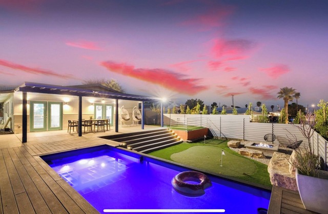 Heated Pool-Spa, Mini Golf, Fire Pit, Game Room, Stunning Views, and More!
