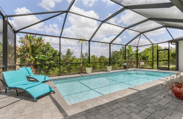 Heated Salt Water Pool, Kayaks, Pool Table - Villa Tropical Fruits - Roelens Vacations