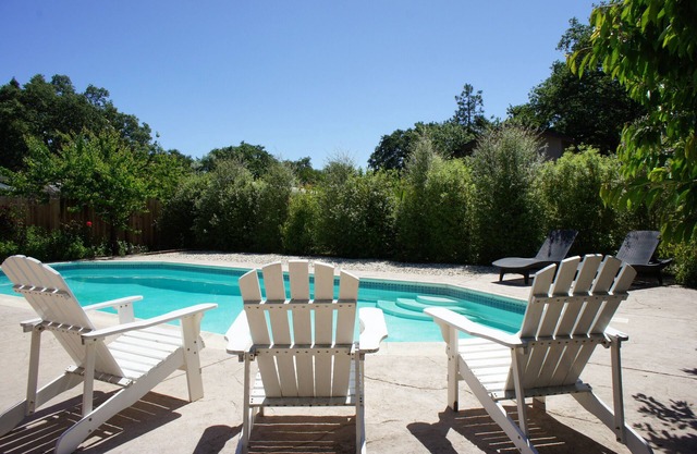 Geräumiges Haus mit Pool in der Nähe des historischen Sonoma Square