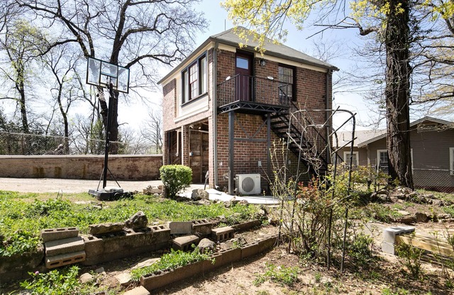 The Carriage House - Cozy Clean and Comfortable