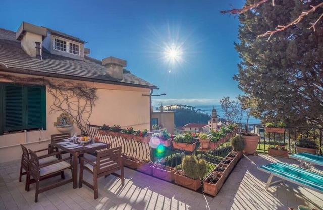 Heavenly House - Sea view- terrace- parking & Wifi