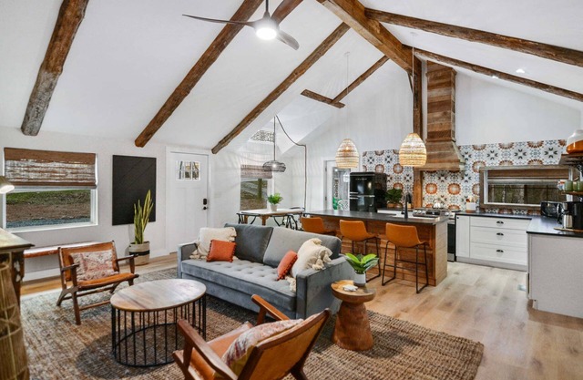 Hembree Hollow~ a cheerful home with boho vibes!