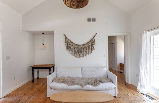 Hemlock Hill Suite - 1-bedroom apartment with WiFi, AC in lovely Litchfield