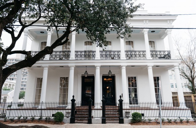 Henry Howard Hotel