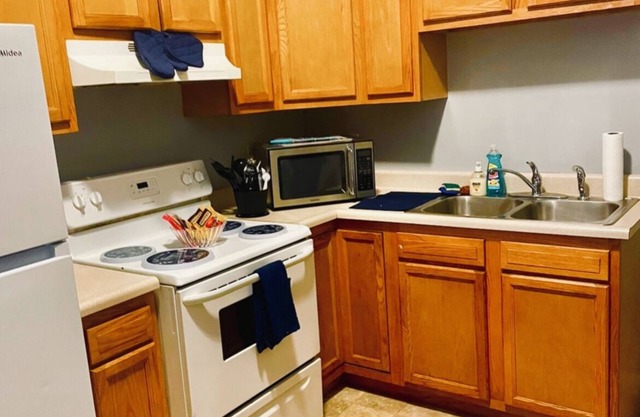 Here for work and need a place to stay? Look no further!Come "Cozy Up With Me"