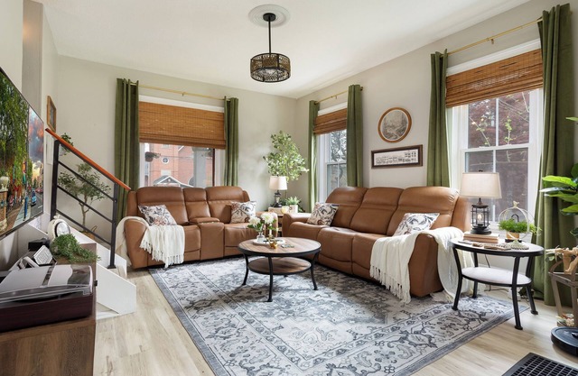 Heritage Haven:Walk to Uptown, Luxe Historic Charm