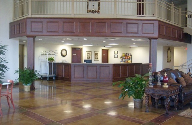 Heritage Inn & Suites