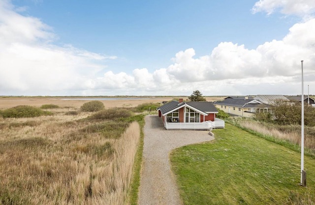 "Hermandine" - 700m from the sea by Interhome
