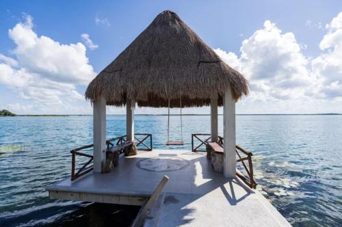 Hermosa Casa a un costado de la Laguna de Bacalar