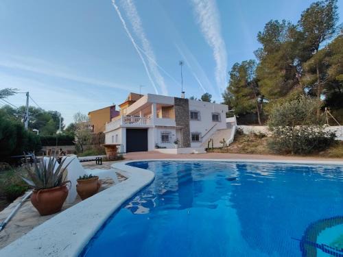 Hermosa casa con piscina en Náquera, Valencia