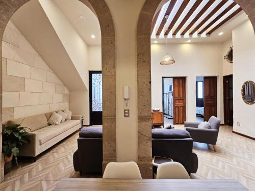 HERMOSA Casa Serapio