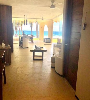 Hermosa villa a pie de playa