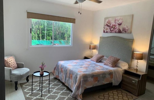 Hermoso apartamento piscina, céntrico, área libre.
