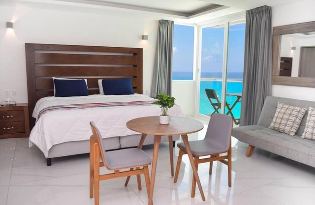 Hermoso estudio frente al mar, balcon, gym 3504