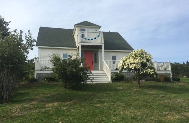 Hero's Welcome: Ein 3-Zimmer-Haus mit spektakulärem Meerblick
