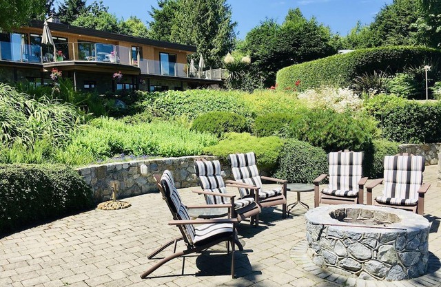 Heron's Retreat - Spectacular Beachfront 1-Bedroom Suite