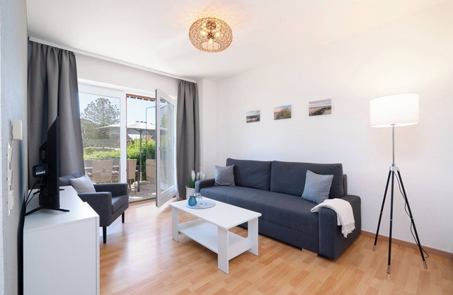 Ferienwohnung "Kiter" für 4 Gäste und Hund mit schöner Terrasse - Ostseenah!