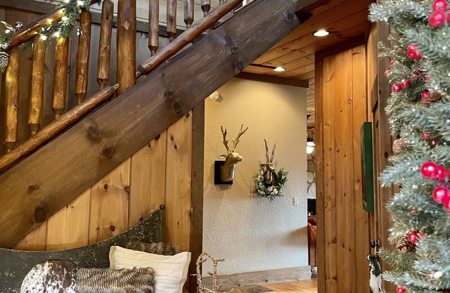 Hestia - Custom mountain home w/ big views, 5 fireplaces, ping pong, and hot tub