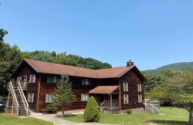 HF 15 -Perfect Family Retreat! Sleeps 24! Hot tub!