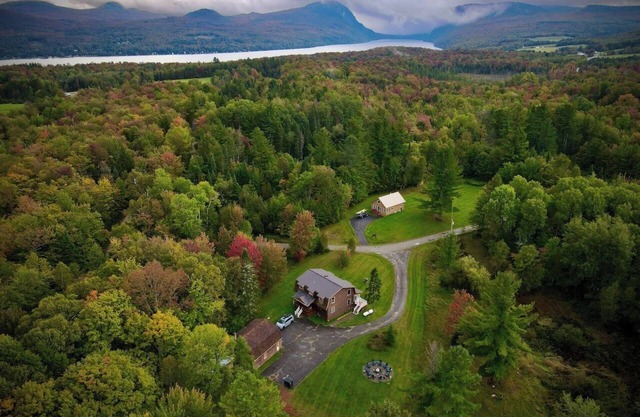 HGTV Cabin Lake Willoughby/Burke/Jaypeak EV Chrgr