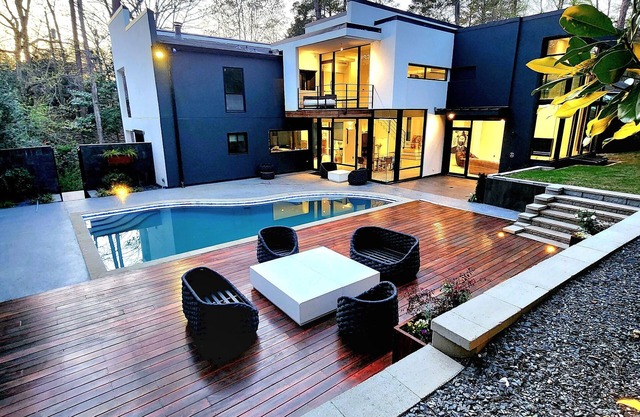 Hi End Buckhead House With Pool.
