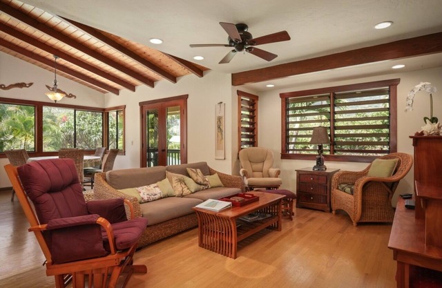 Hi6A-ST1- The Dolphin Bay House